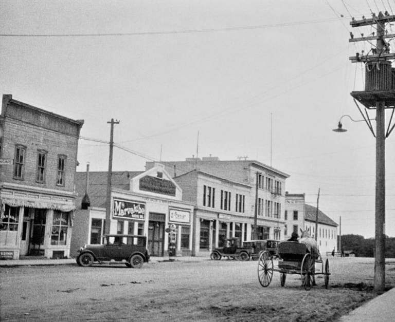 Manitoba Avenue East, 1929, Joen Hadfield