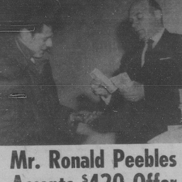 Mr. Ronald Peebles Accepts Offer, January 11 1961, Selkirk Enterprise Newspaper article of Foto-Nite winner