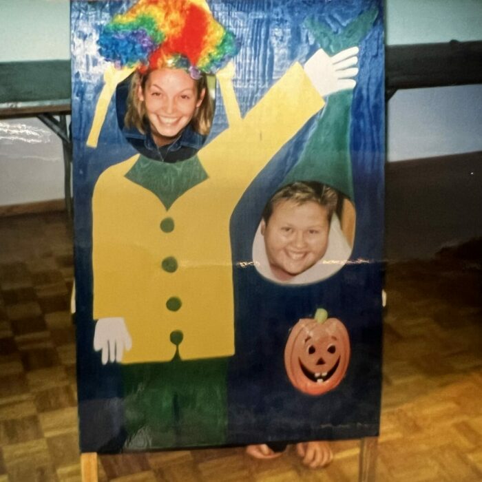 Marine Museum hallowen haunt picture, October 2001, Selkirk Museum Collection clown picture stand