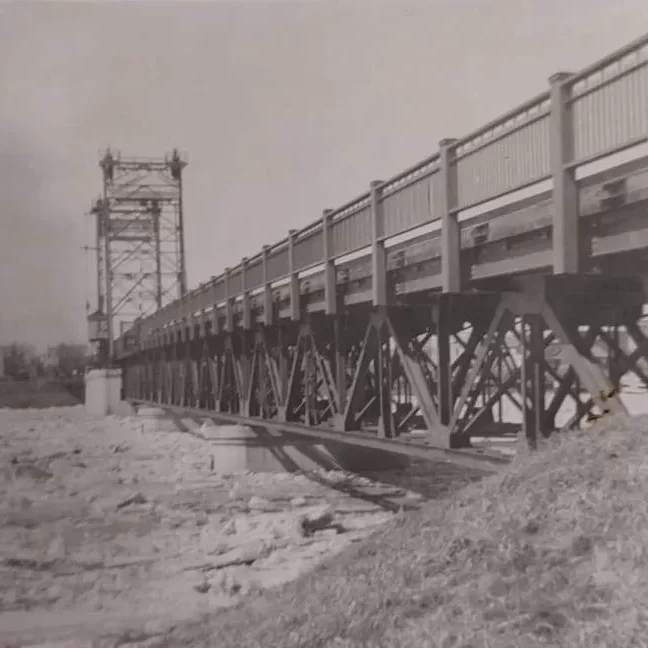 Selkirk Lift Bridge, 1947, Selkirk Museum Collection Selkirk Lift Bridge shown in the winter, the river is frozen under it.