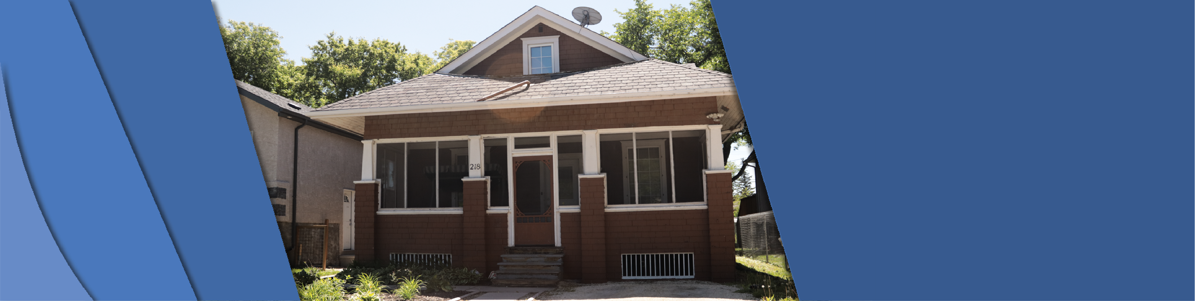 218 Mclean The photo shows a shot of Teeter house found at 218 McLean Avenue. Teeter House was built in the popular bungalow style of its time.