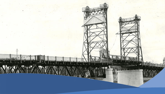 Photo shows the historic Selkirk bridge. Also known as the "Blue Bridge". The bridge connects Selkirk and East Selkirk