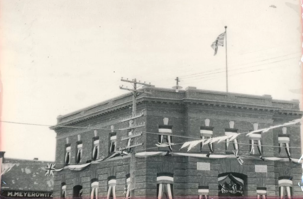 Black and white picture of the old post office in 1930