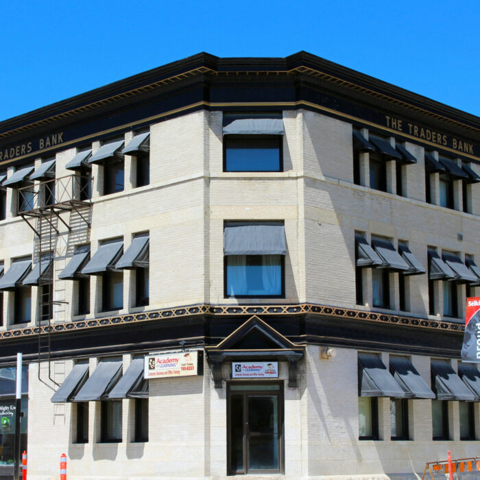 Trader's Bank, 2020, Selkirk Museum Collection The Traders Bank Building on a sunny day