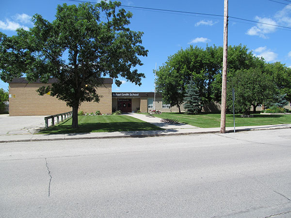 Colour image of the front entrance to Robert Smith School