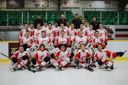 A colour photo of the Selkirk Fishermen posed for a team photo on the ice
